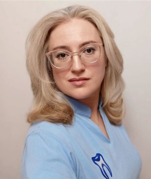 Helena Skok - ZFA im Team der Zahnarztpraxis